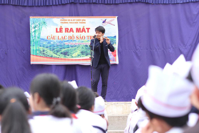 
Giờ đây anh Mão đã là ông chủ nổi tiếng với hàng chục cửa hàng sáo cho doanh thu hàng tỷ đồng.
