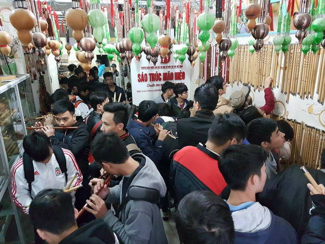 Chuỗi cửa hàng sáo trúc Mão Mèo nối tiếng của anh Mão.